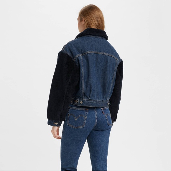 LIKE NEW Levi’s Cocoon Bomber Sherpa Trucker Jacket - Dark Wash - Picture 4 of 4